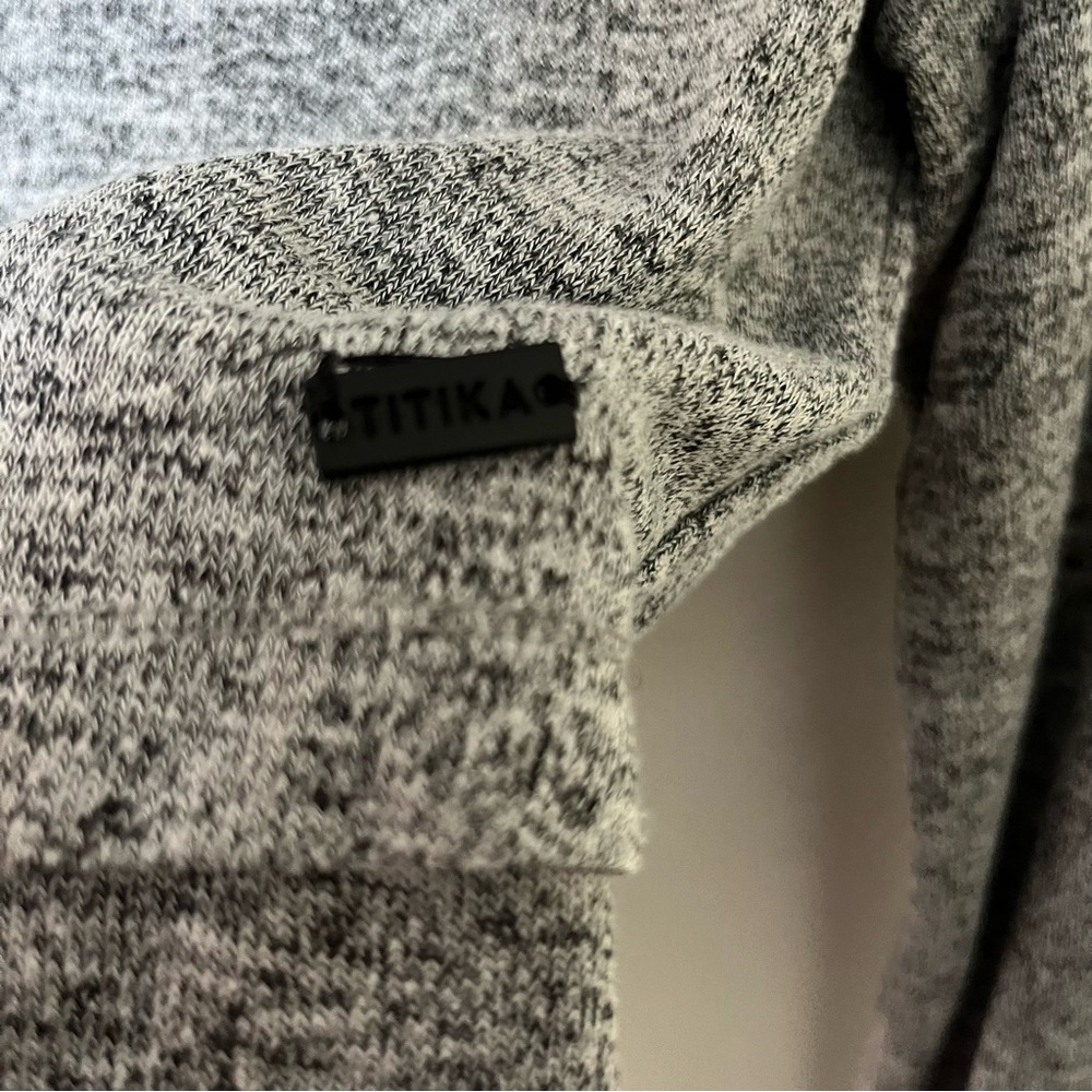 Titika Active Couture Cropped Funnel Neck Long Sleeve Top Grey Size L Fits Small - Picture 4 of 9